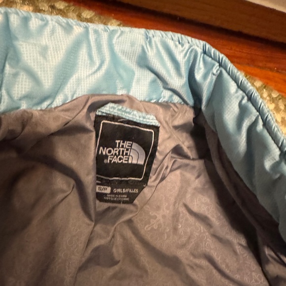 The North Face light puffer jacket size 7-8 girls - Picture 7 of 7